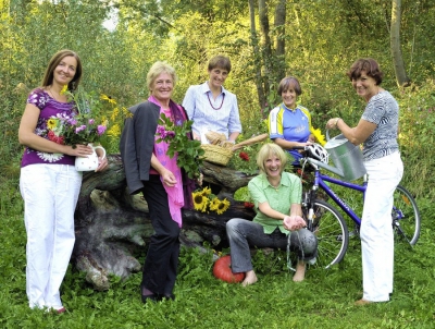 v.l.: Irmgard Wibmer, Marlene Schmid, Irene Wendlinger, Alberta Ortner, Anni Gruber, Claudia Warscher